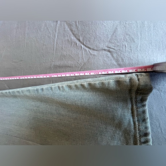 Guess denim pants/Size 31 - Picture 12 of 13